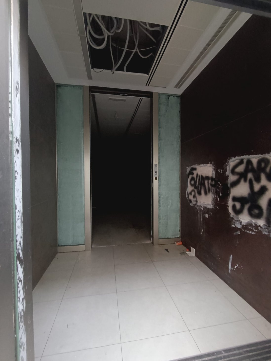 Oficina en venta en Corbera, Valencia