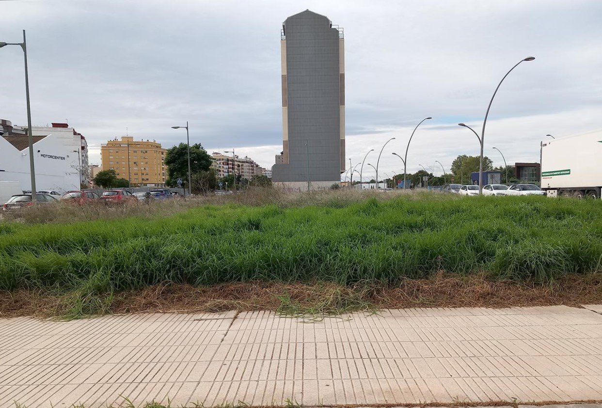 Urbano Solar en venta  en Calle Comunidad Valenciana Alzira Valencia