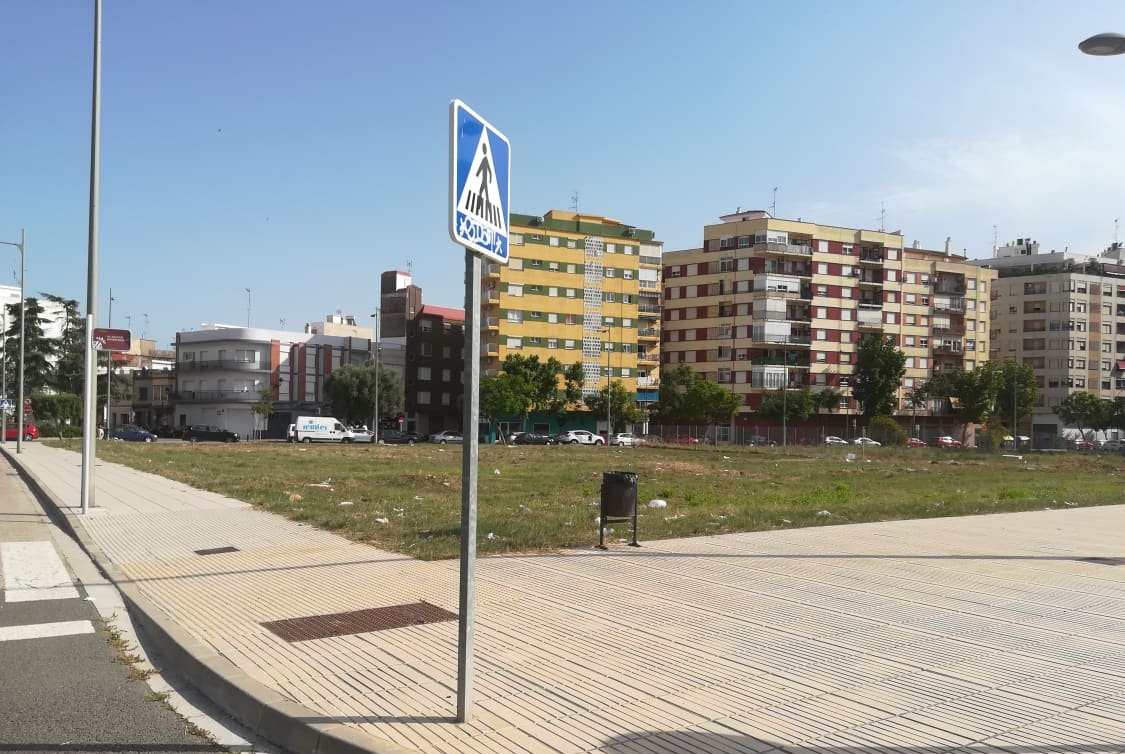 Urbano Solar en venta  en Calle Comunidad Valenciana Alzira Valencia