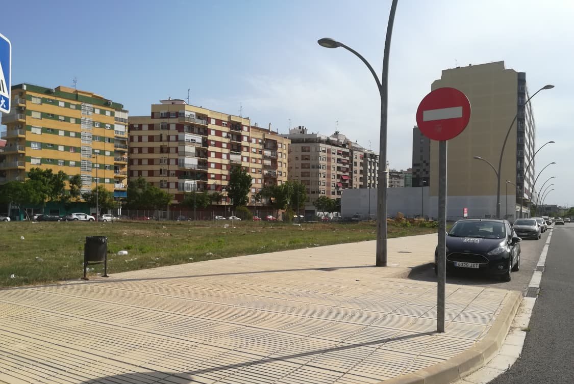 Urbano Solar en venta  en Calle Comunidad Valenciana Alzira Valencia