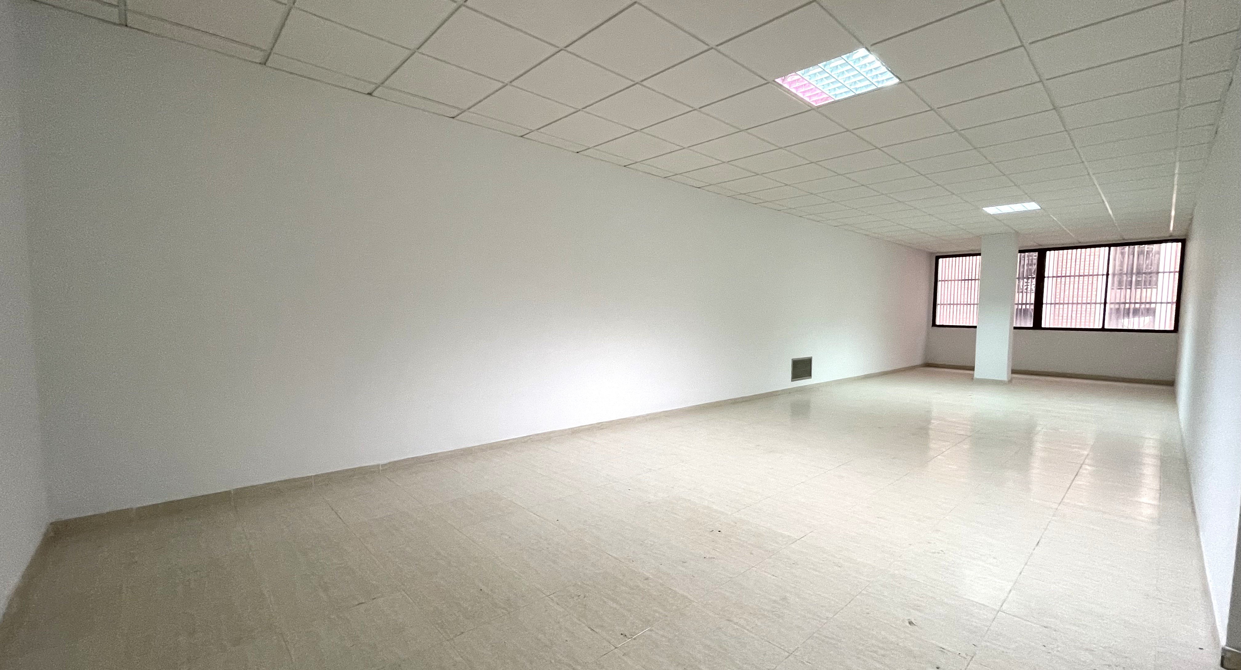 Local comercial a la venta por 174400 con 127m undefined en cmayor en Cartagena