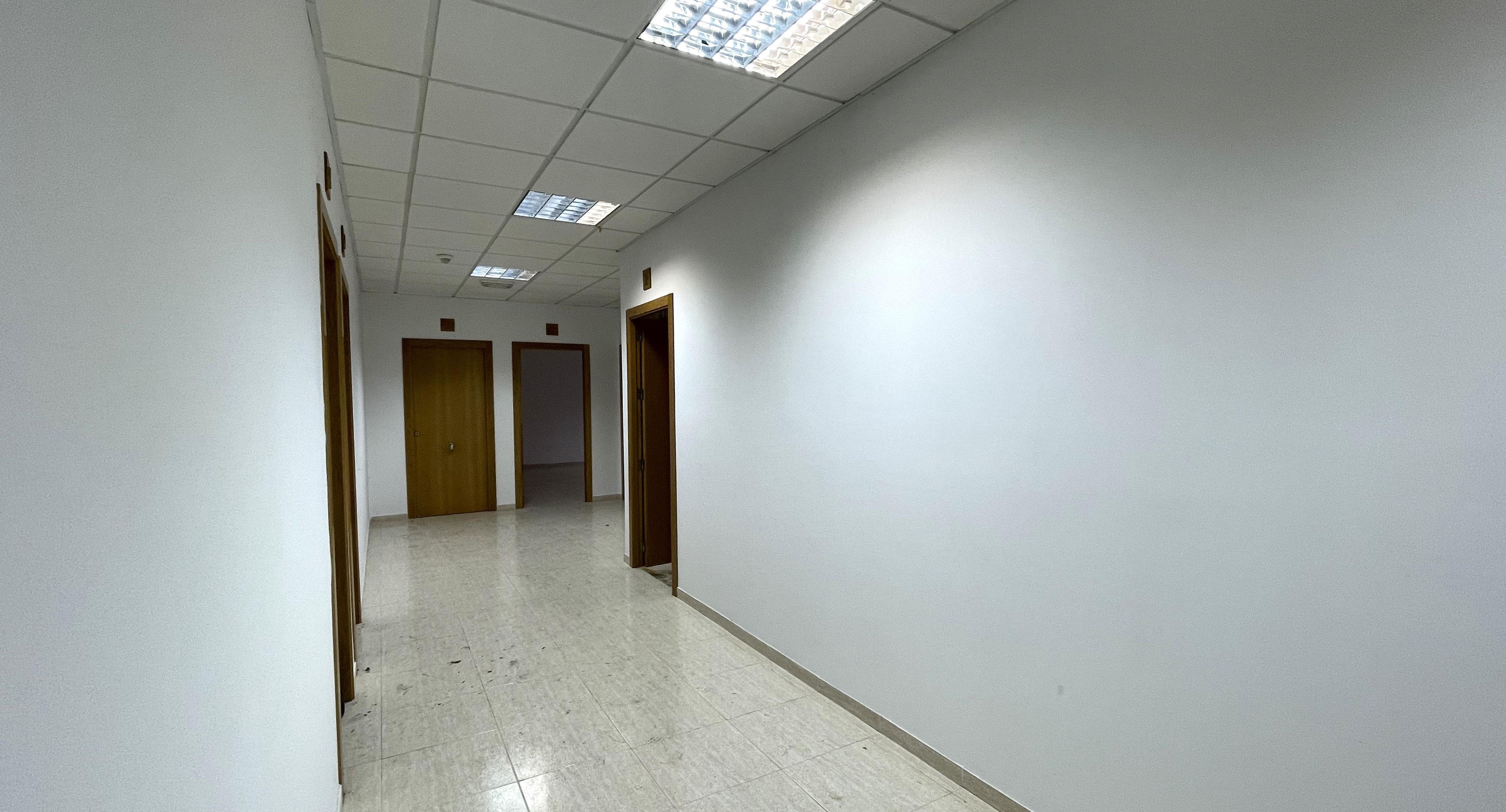 Local comercial a la venta por 174400 con 127m undefined en cmayor en Cartagena