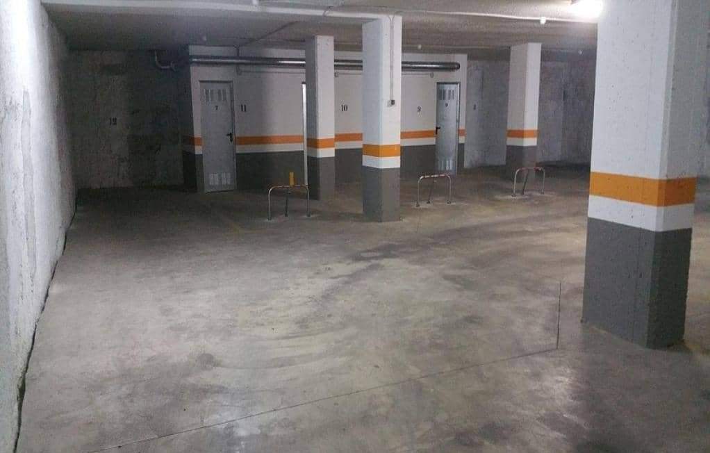 Garaje en venta  en Calle Esteban Ballester Valencia Valencia