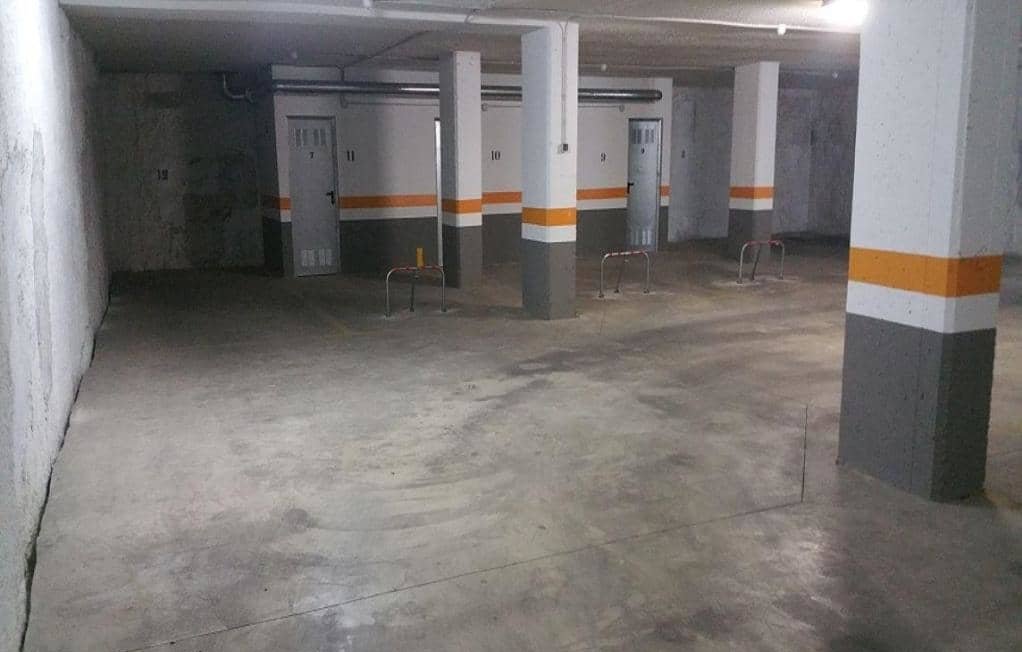 Garaje en venta  en Calle Esteban Ballester Valencia Valencia