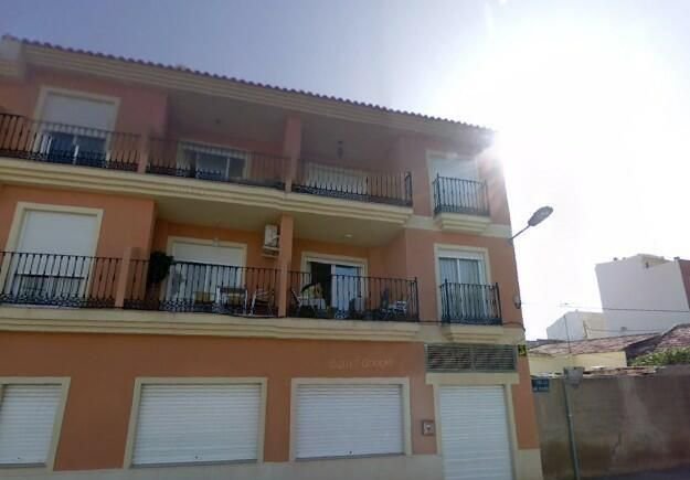 Venta de piso en calle san jose edificio la sagra Murcia por 64000 con 58m y 2 habitaciones