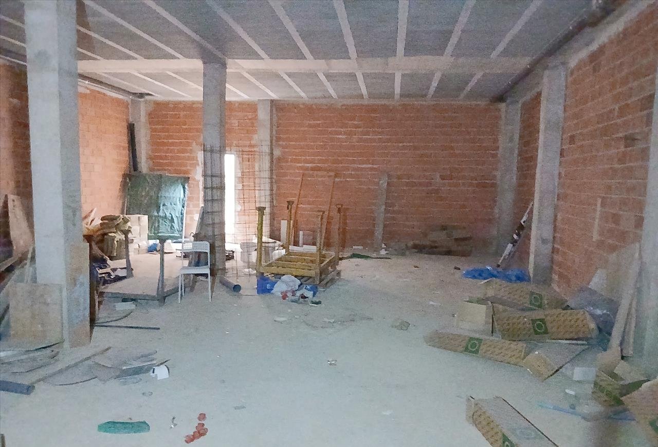 Local en Sagunto, Valencia