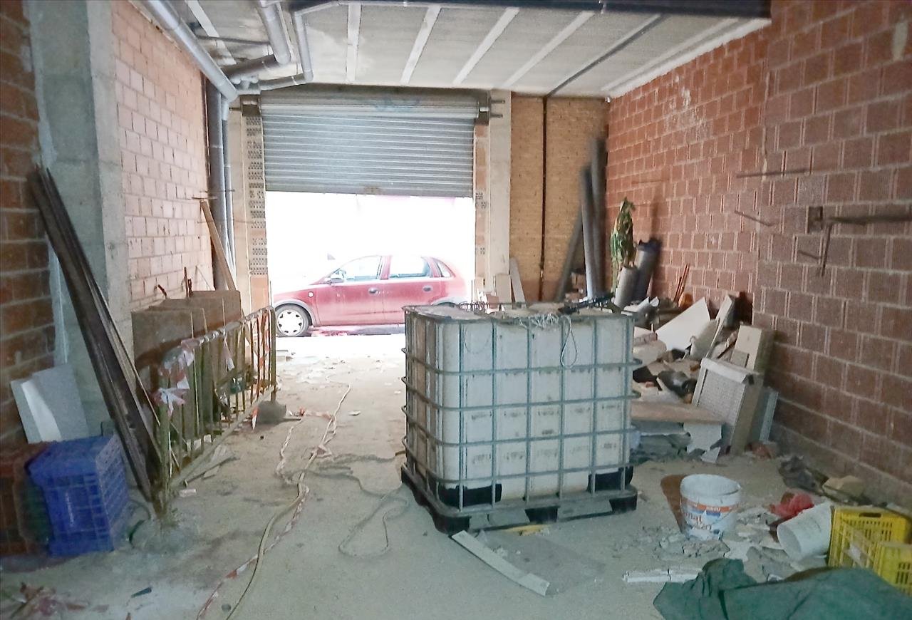 Local en Sagunto, Valencia