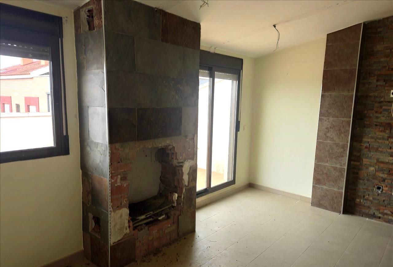 Piso en venta en calle mayor en Murcia por 116000 con 148m y 3 habitaciones