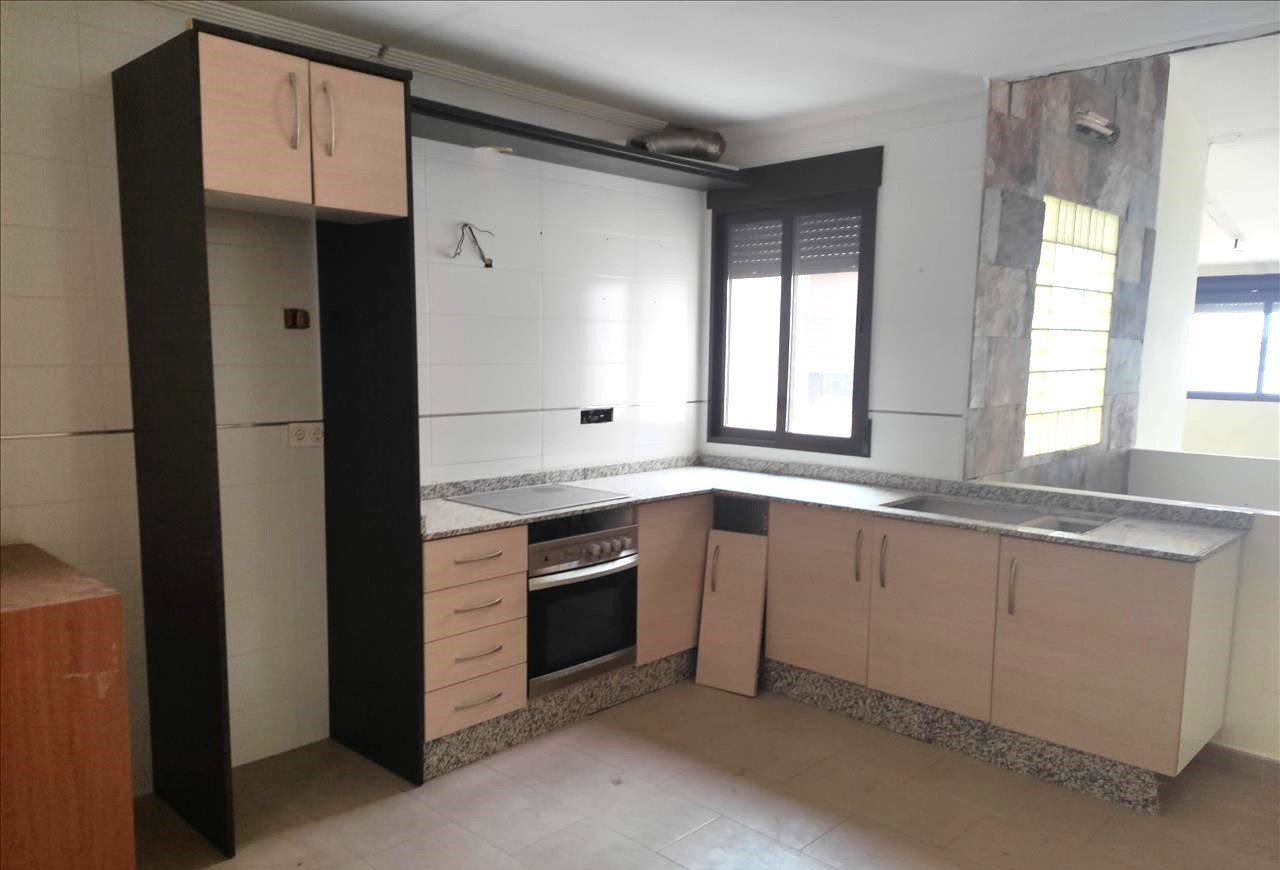 Piso en venta en calle mayor en Murcia por 116000 con 148m y 3 habitaciones