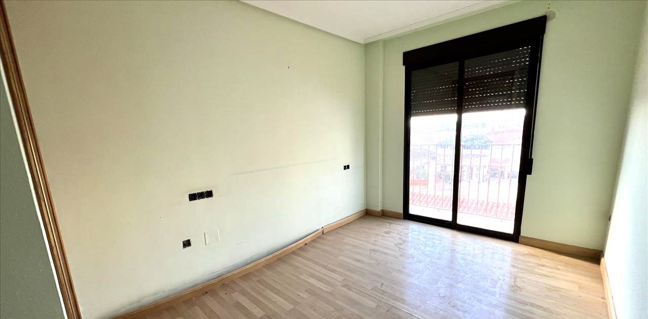 Piso en venta en calle mayor en Murcia por 116000 con 148m y 3 habitaciones