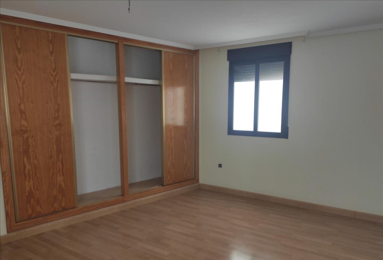Piso en venta en calle mayor en Murcia por 116000 con 148m y 3 habitaciones