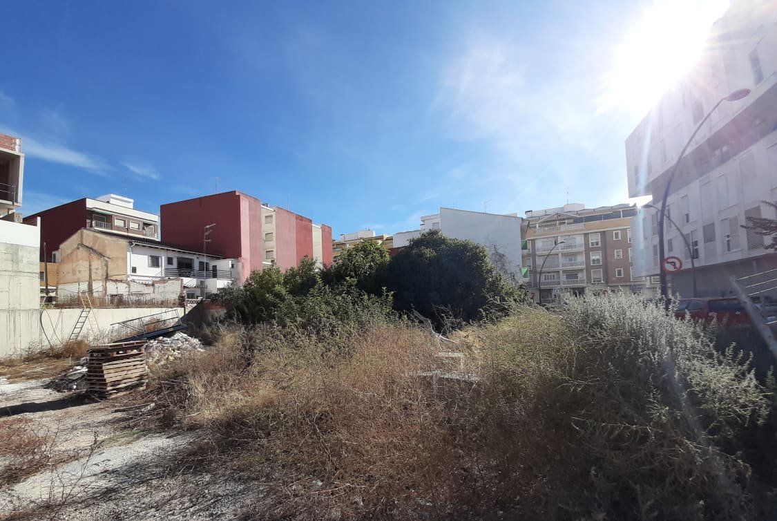 Solar en venta en Calle Benidorm Paterna Valencia