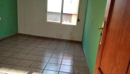 Venta de piso por 92.000 con 188m y siete habitaciones en calle sagunto Vall dUixó la