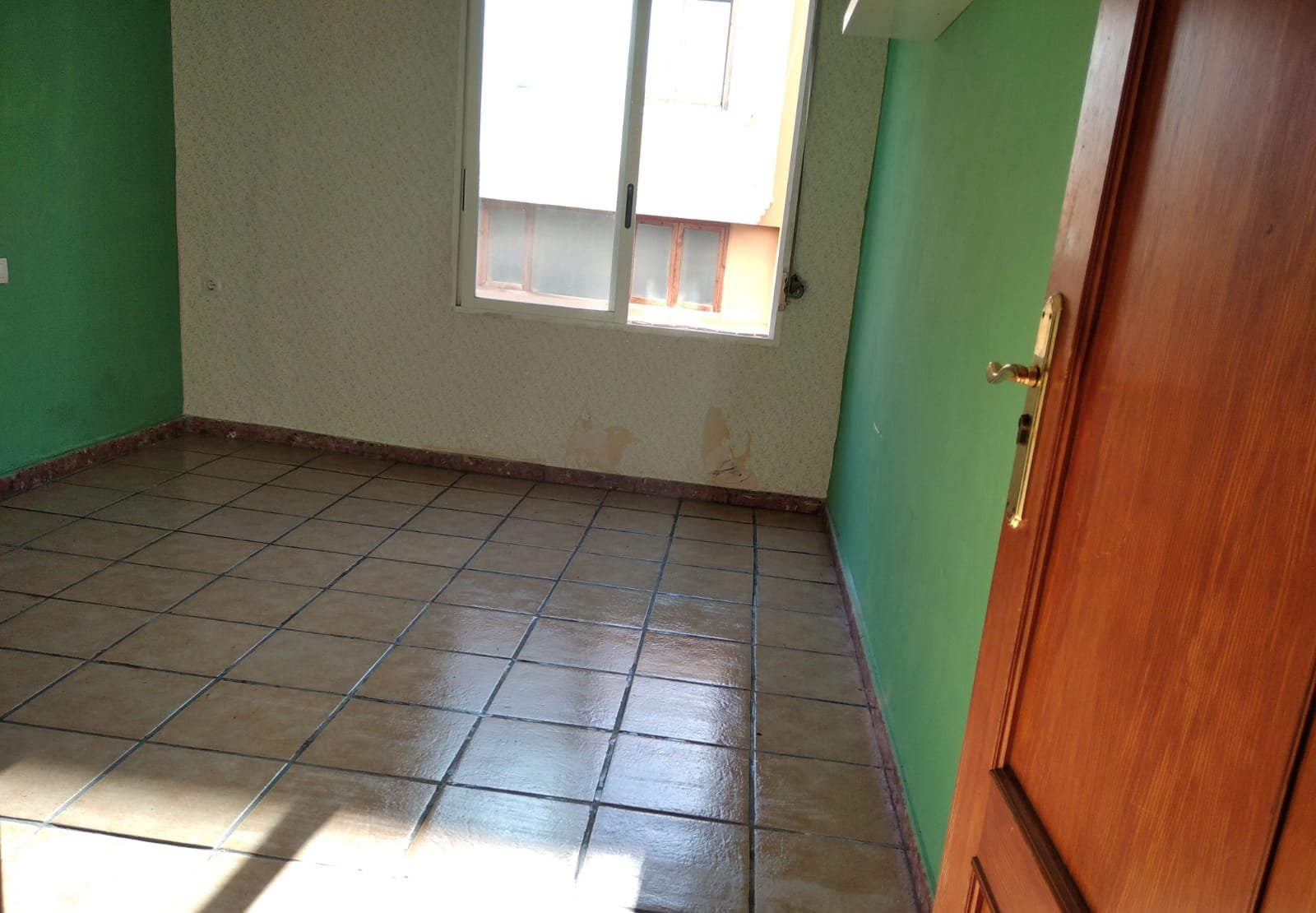 Venta de piso por 92.000 con 188m y siete habitaciones en calle sagunto Vall dUixó la