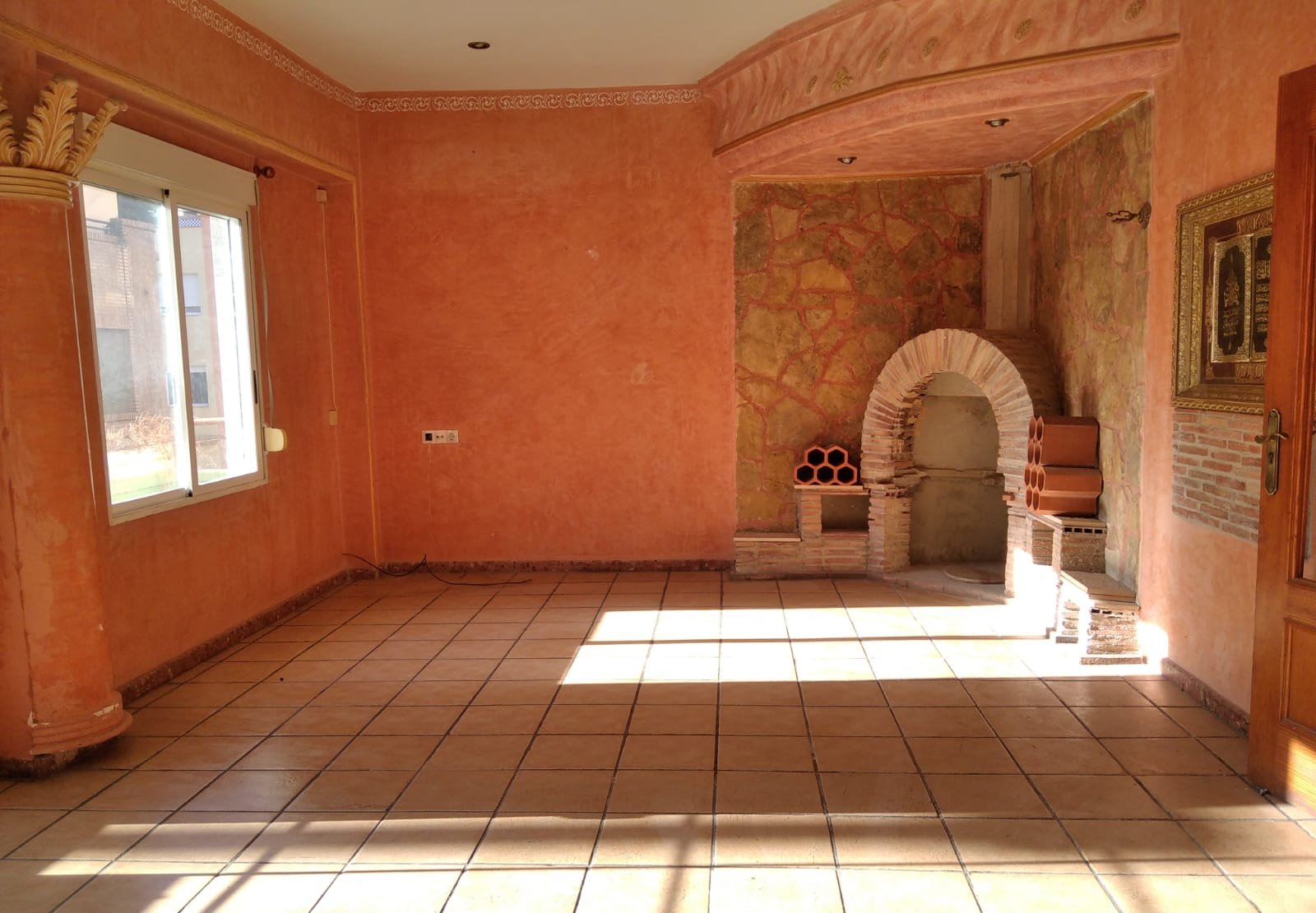 Venta de piso por 92.000 con 188m y siete habitaciones en calle sagunto Vall dUixó la