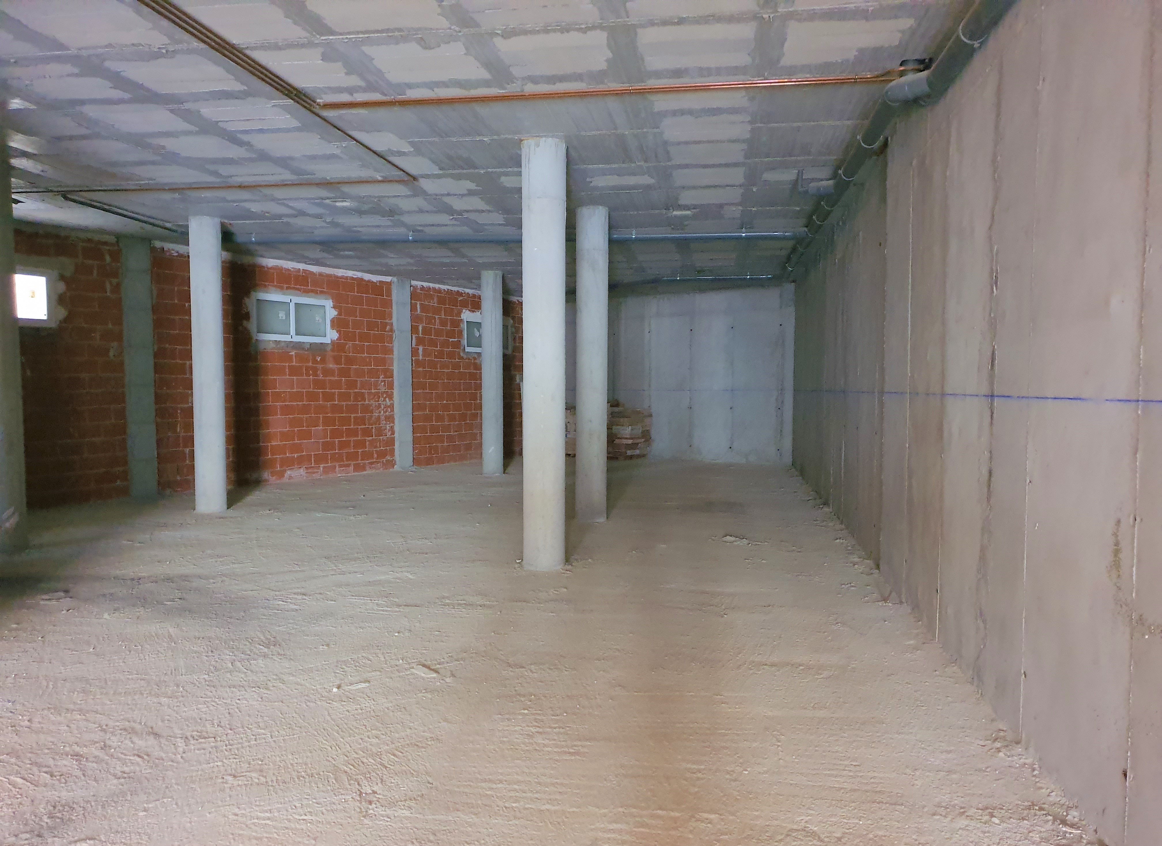 Local comercial disponible en caljucer Alhama de Murcia por 123000 de 269m en perfectas condiciones