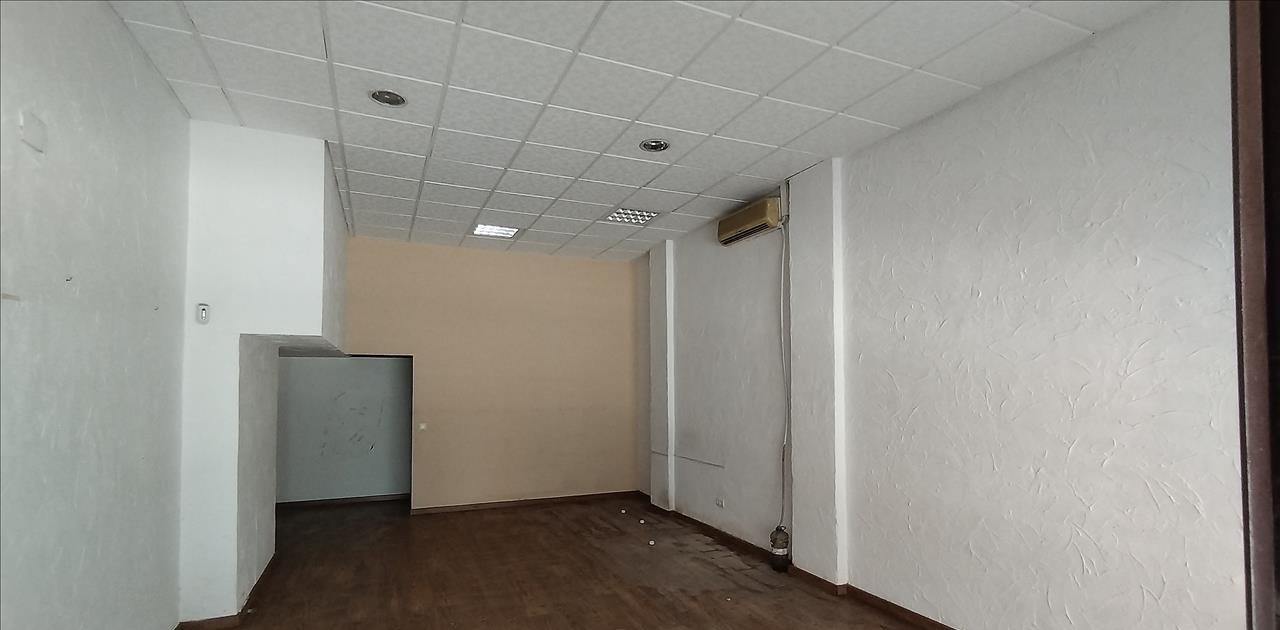 Se oferta local comercial en calle san juan bautista en AlicanteAlacant por 102.570 de 125m en condiciones de restauración