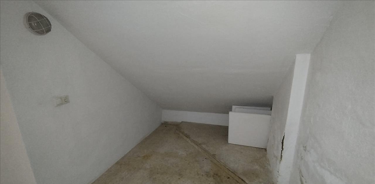 Se oferta local comercial en calle san juan bautista en AlicanteAlacant por 102.570 de 125m en condiciones de restauración