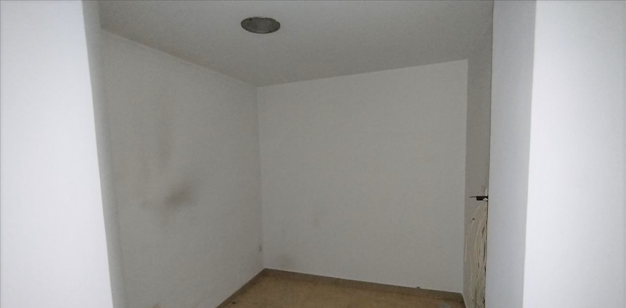 Se oferta local comercial en calle san juan bautista en AlicanteAlacant por 102.570 de 125m en condiciones de restauración