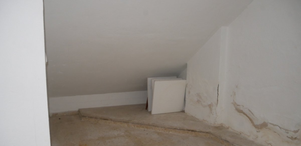 Se oferta local comercial en calle san juan bautista en AlicanteAlacant por 102.570 de 125m en condiciones de restauración