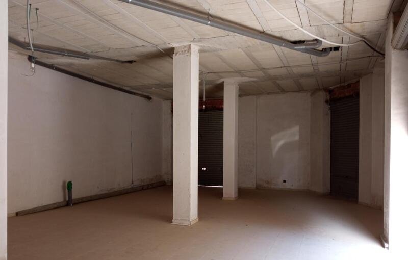 Venta de local comercial en calle de la libertad Rafal por 59000 con 130m en condiciones de restauracin
