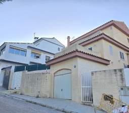 Chalet en venta en Chiva, Valencia