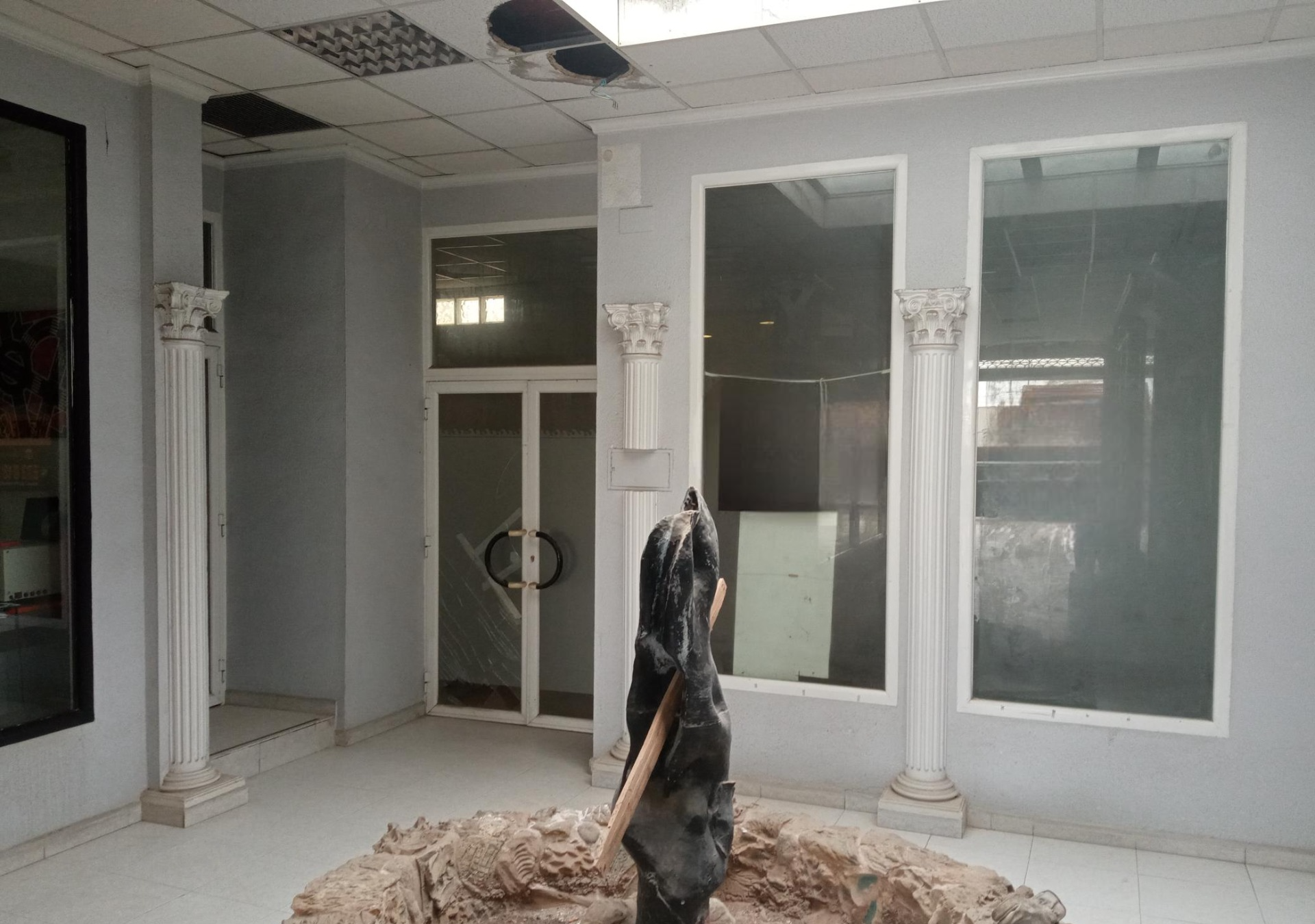 Compra local comercial por 160000 de 397m undefined en calle aviacion espaola San Javier