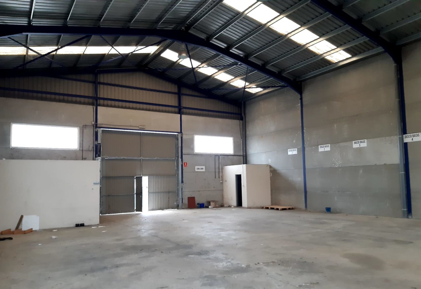 Nave en C de Lassut, Senyera Valencia