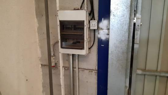 Nave en C de Lassut, Senyera Valencia