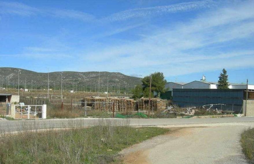 Se oferta suelo urbanizable industrial por 22000 de 1872m en clugar ptda sequia de laba en Alcal de Xivert