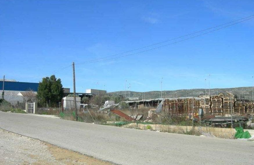 Se oferta suelo urbanizable industrial por 22000 de 1872m en clugar ptda sequia de laba en Alcal de Xivert