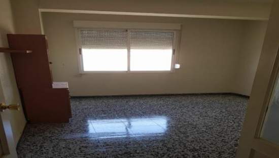 Piso en venta  en Calle Francisco Azorín, Yecla, Murcia