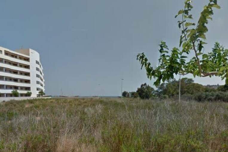 Se vende suelo urbano terciario en ctramuntana en Torreblanca por 395.000 de 4.602m