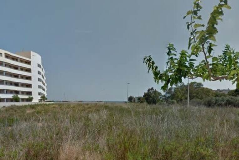 Se vende suelo urbano terciario en ctramuntana en Torreblanca por 395.000 de 4.602m