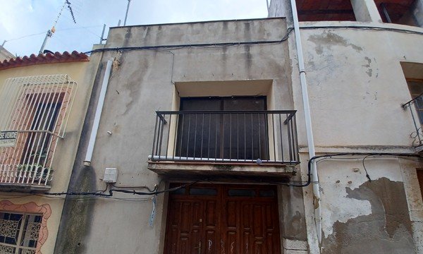 Unifamiliar Casa De Pueblo en venta  en Calle Bajada De Santa Barbara Clig Castelln