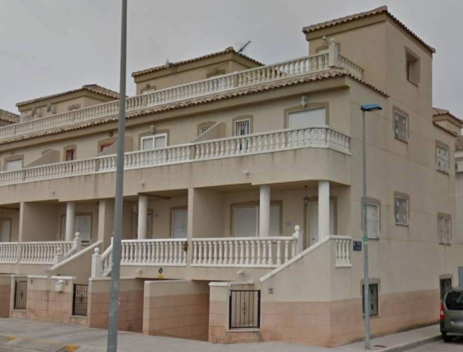 Unifamiliar Adosada en venta  en Avenida Palacios Formentera Del Segura Alicante