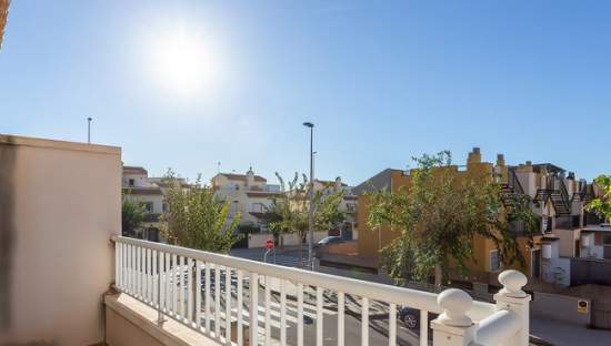 Chalet En Venta En Calle Madre De Dios, Pilar De La Horadada, Alicante