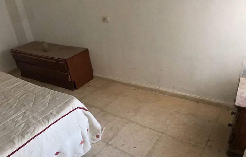 Venta de piso por 81900 con 138m y 3 habitaciones en calle san pedro Murcia