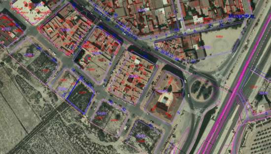 Urbano Solar en venta  en Avenida Catral San Isidro Alicante