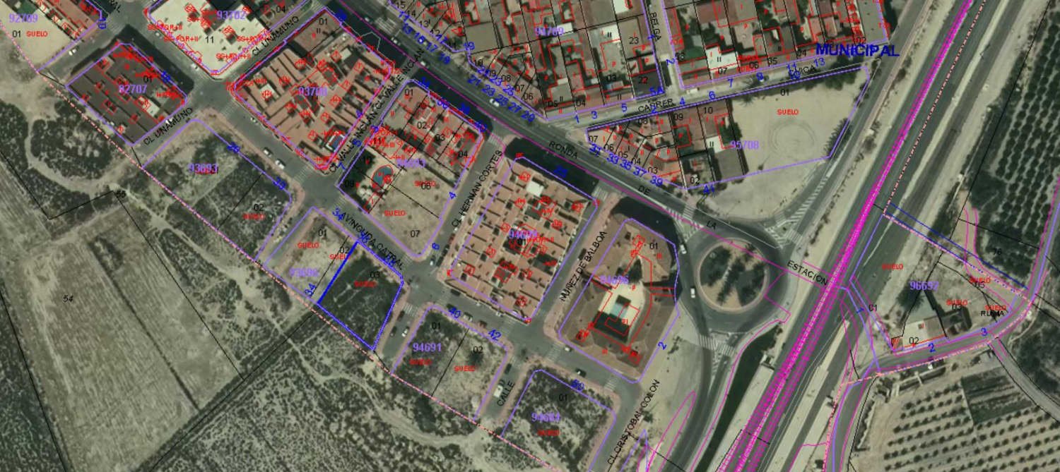 Urbano Solar en venta  en Avenida Catral San Isidro Alicante