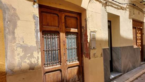 Chalet Adosado en venta en Calle Damunt Ontinyent Valencia