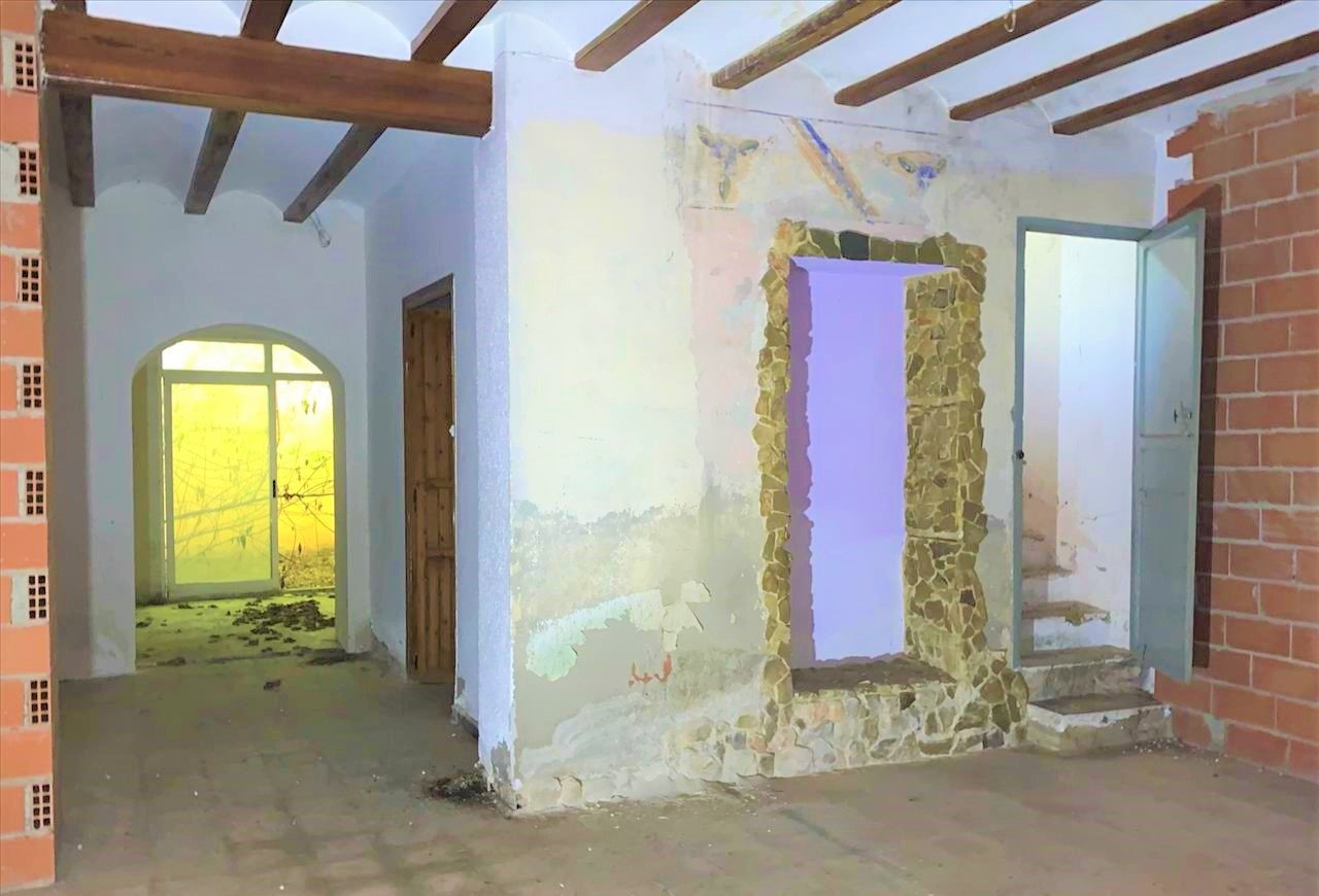 Casa adosada a la venta en cmayor Guadasequies por 118000 de 286m y una habitacion
