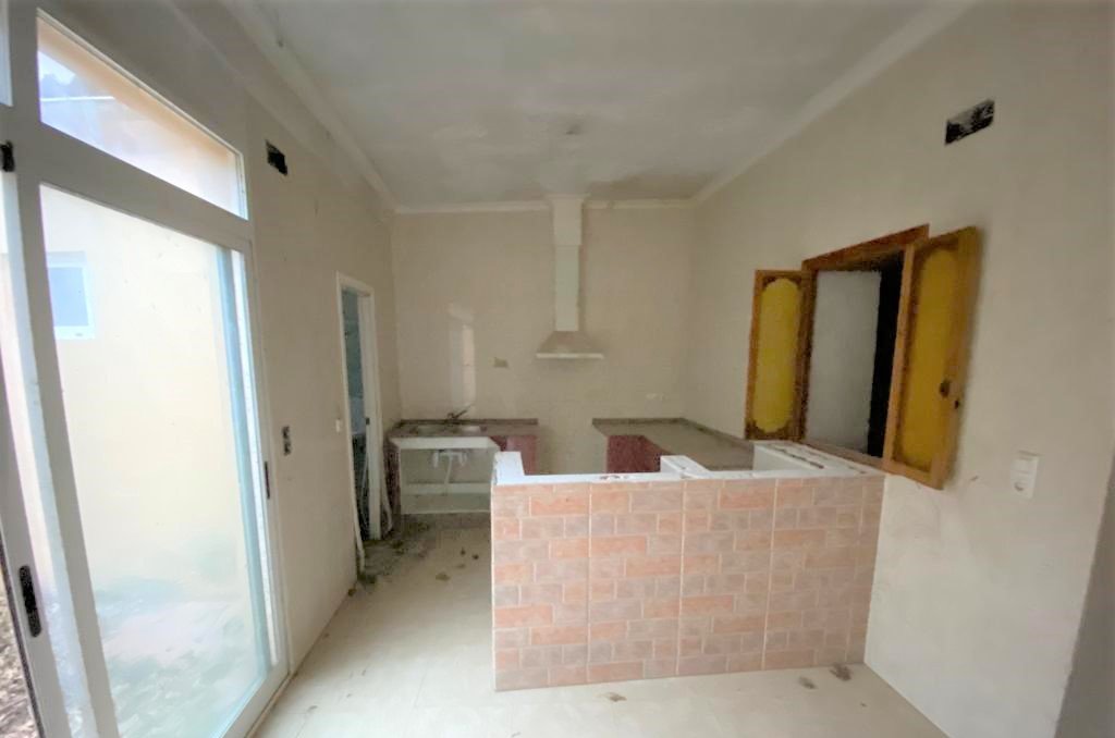 Casa adosada a la venta en cmayor Guadasequies por 118000 de 286m y una habitacion