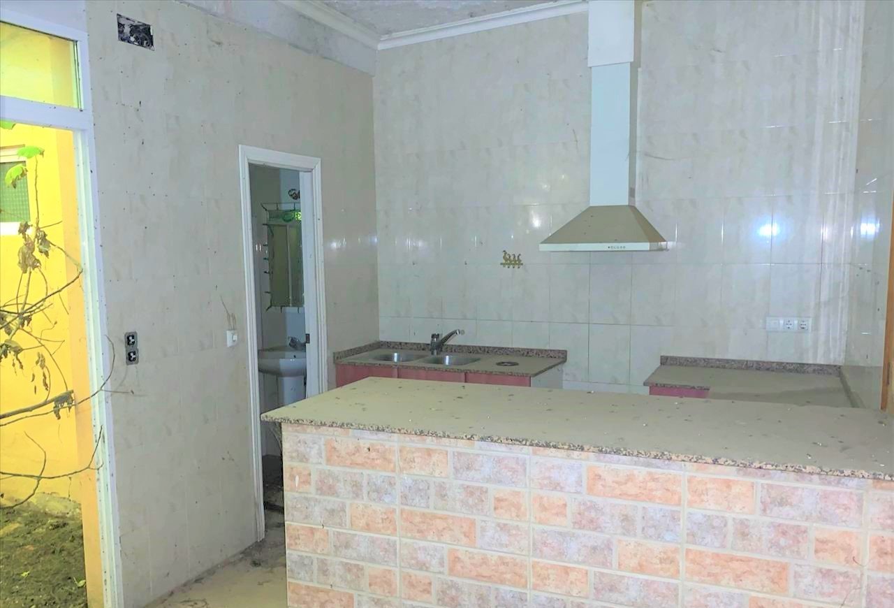 Casa adosada a la venta en cmayor Guadasequies por 118000 de 286m y una habitacion