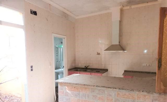 Casa adosada a la venta en cmayor Guadasequies por 118000 de 286m y una habitacion