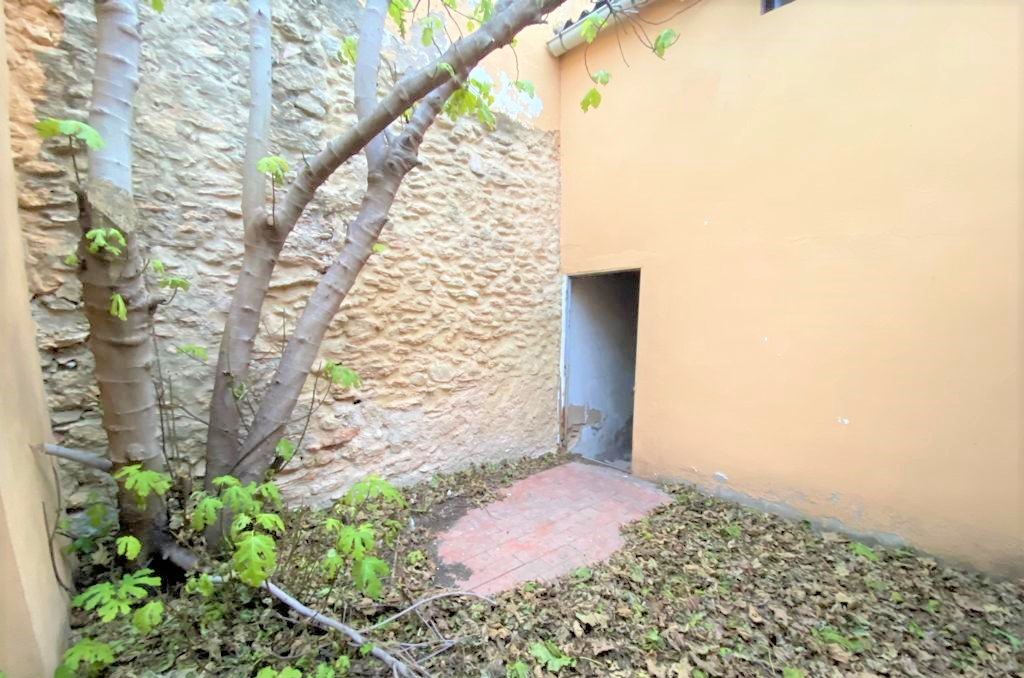 Casa adosada a la venta en cmayor Guadasequies por 118000 de 286m y una habitacion