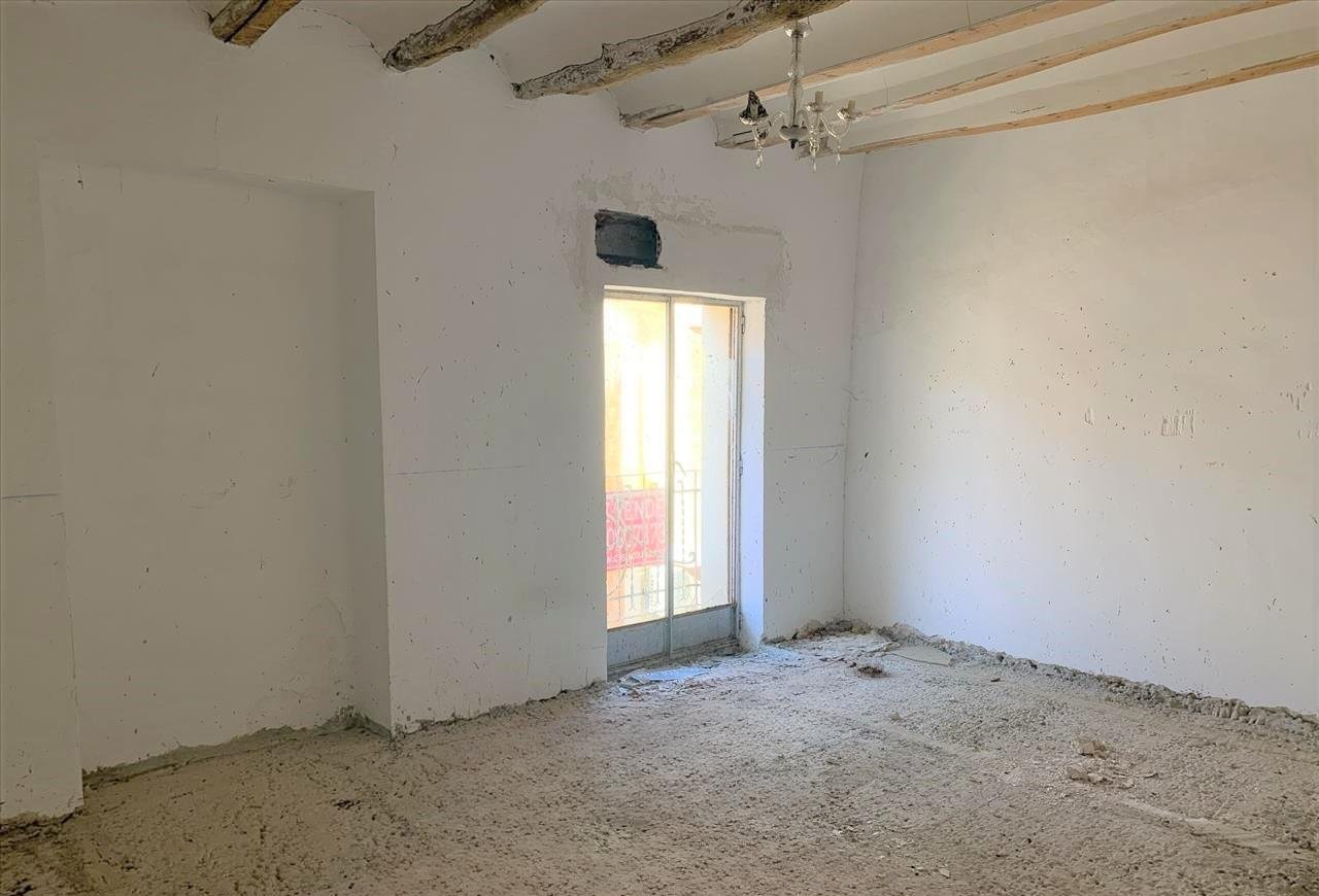 Casa adosada a la venta en cmayor Guadasequies por 118000 de 286m y una habitacion
