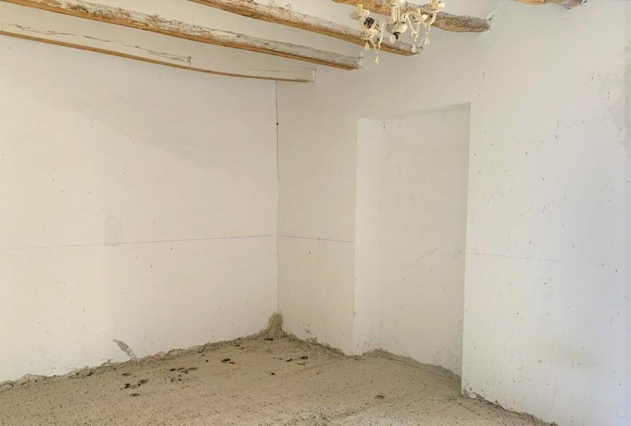 Casa adosada a la venta en cmayor Guadasequies por 118000 de 286m y una habitacion
