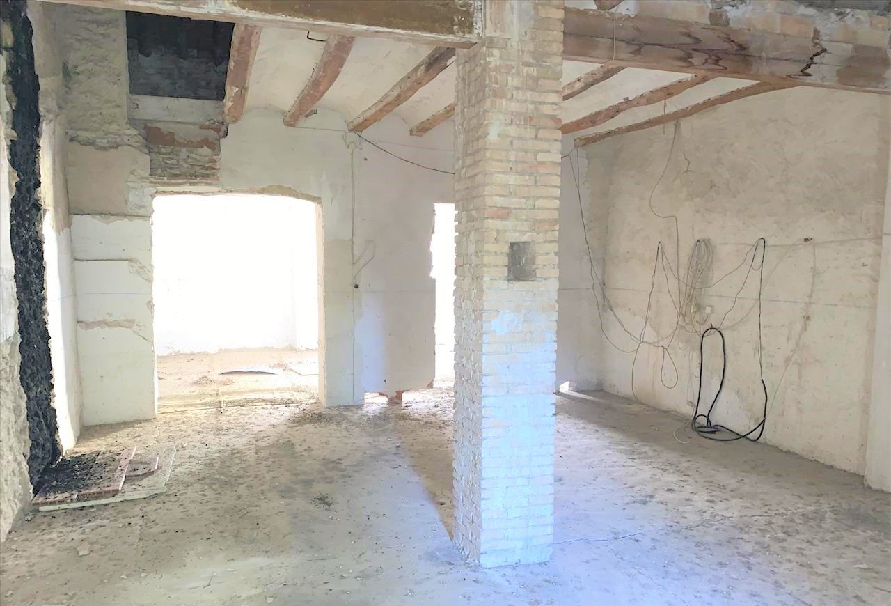 Casa adosada a la venta en cmayor Guadasequies por 118000 de 286m y una habitacion