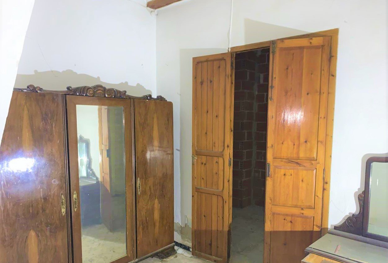 Casa adosada a la venta en cmayor Guadasequies por 118000 de 286m y una habitacion